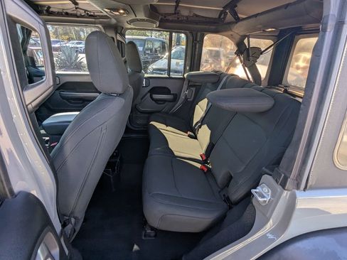 Used 2019 Jeep Wrangler Unlimited Sport S image 24