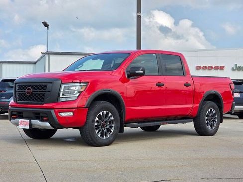 Used 2024 Nissan Titan PRO-4X w/ Pro-4x Convenience Package AWD/4WD image 3