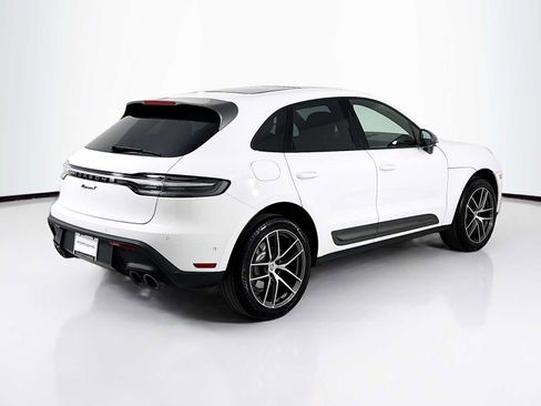 Certified 2025 Porsche Macan T image 9