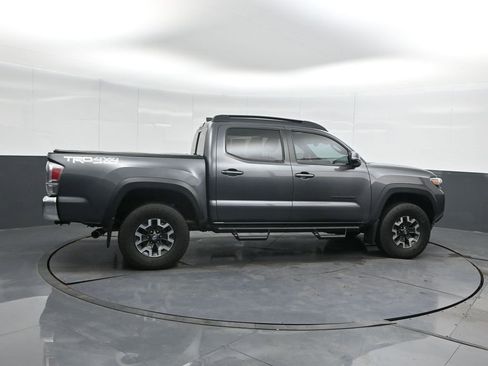 Used 2023 Toyota Tacoma TRD Off-Road image 3