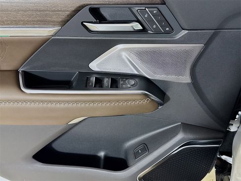 New 2026 GMC Acadia Denali Ultimate w/ LPO, Floor Liner Package image 16