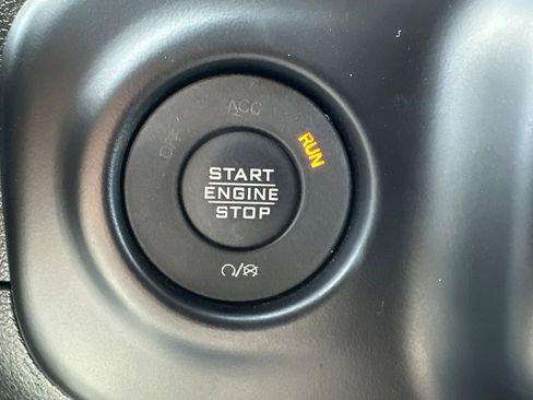 Used 2022 Jeep Wrangler Unlimited Sport image 22