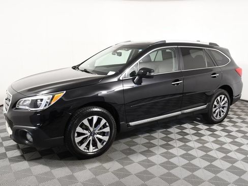 Used 2017 Subaru Outback 3.6R Touring AWD/4WD image 2