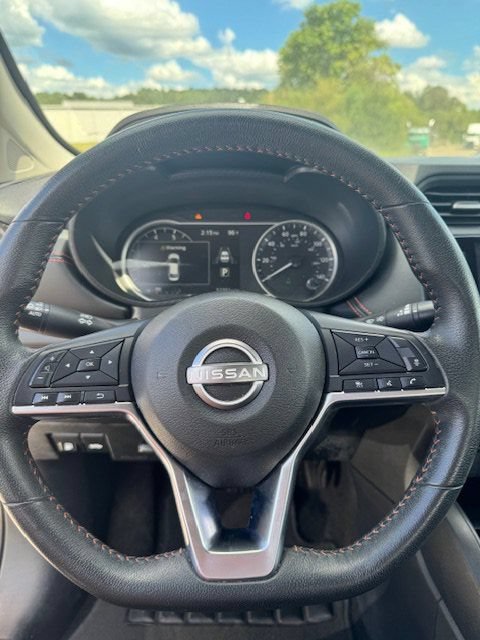 Used 2024 Nissan Versa SR FWD image 11