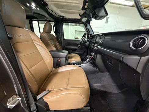 Used 2020 Jeep Wrangler Unlimited Sahara AWD/4WD image 21