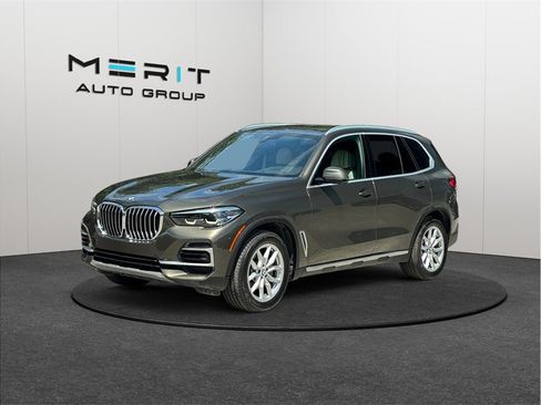 Used 2022 BMW X5 xDrive40i w/ Premium Package AWD/4WD image 4