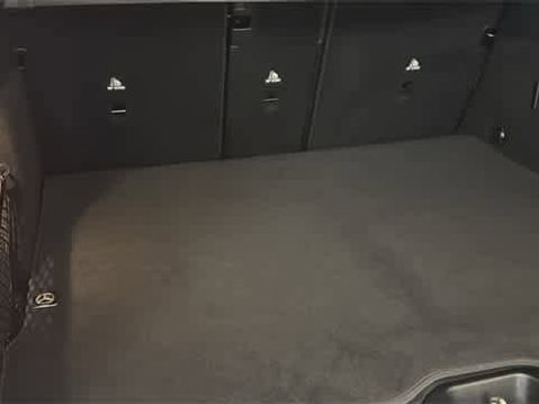 Used 2026 Mercedes-Benz GLC 300 4MATIC image 32