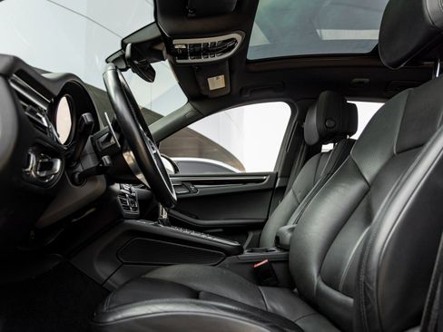 Used 2021 Porsche Macan S image 22