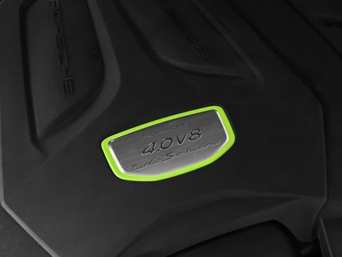 Certified 2023 Porsche Cayenne Turbo S AWD/4WD image 20