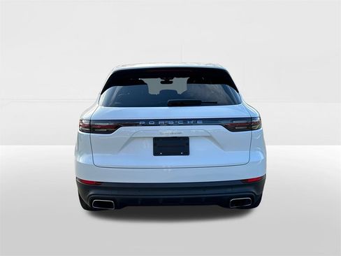 Used 2023 Porsche Cayenne image 3