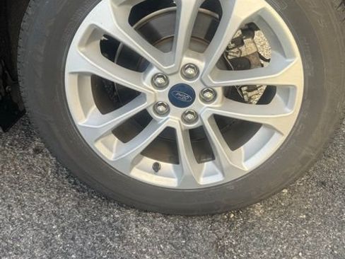 Used 2020 Ford Escape SE image 6