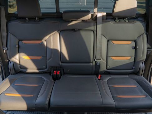 Used 2020 GMC Sierra 1500 AT4 w/ AT4 Premium Package image 12