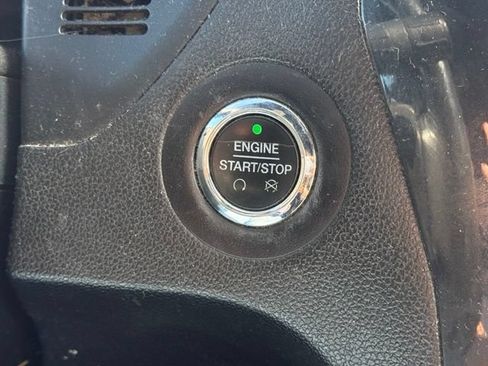Used 2017 Ford Explorer XLT w/ Equipment Group 201A FWD image 18