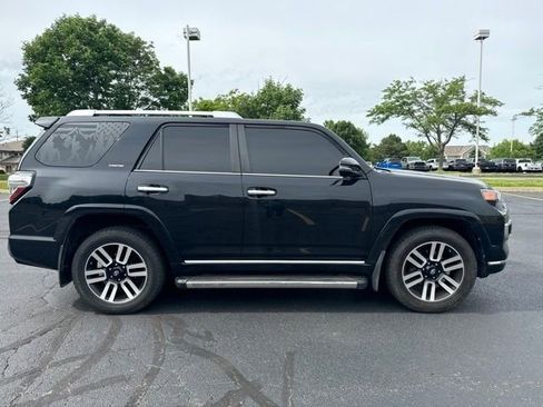 Used 2021 Toyota 4Runner Limited AWD/4WD image 6