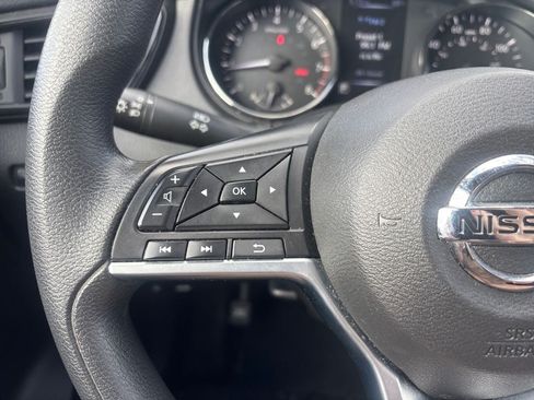 Used 2017 Nissan Rogue AWD image 18
