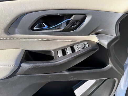 Certified 2023 Chevrolet Traverse LS image 12