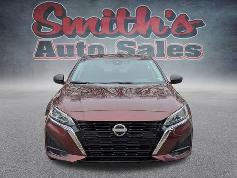 Used 2024 Nissan Altima 2.5 SV FWD image 2