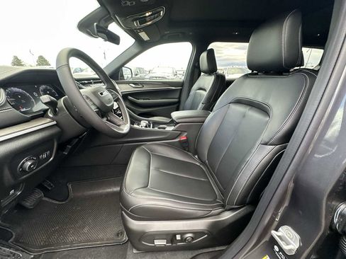 New 2025 Jeep Grand Cherokee L Limited image 13