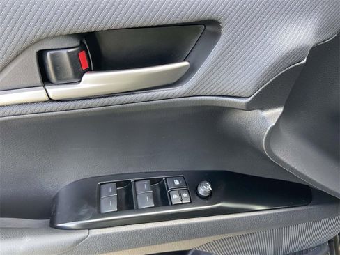 Used 2025 Toyota Camry SE image 13