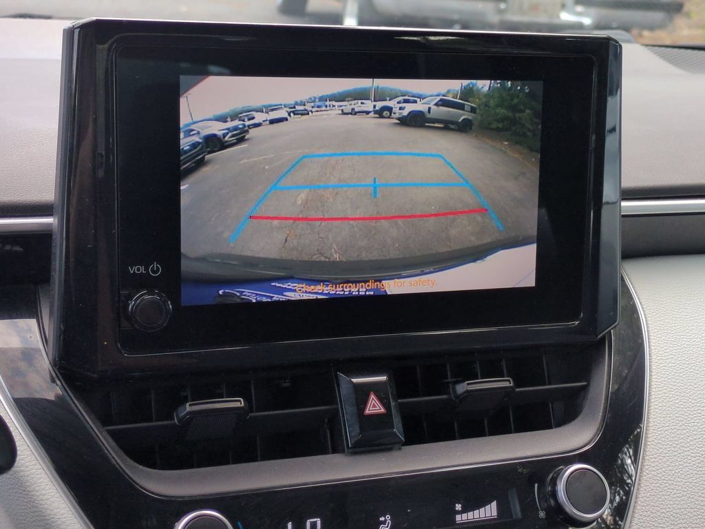 Used 2023 Toyota Corolla SE FWD image 23