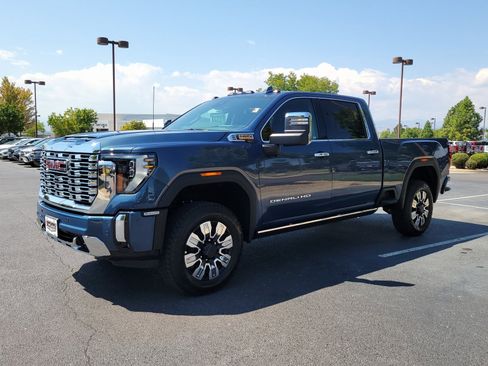 New 2026 GMC Sierra 2500 Denali w/ Denali Reserve Package image 4