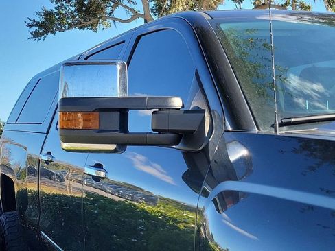 Used 2018 Chevrolet Silverado 2500 High Country w/ Duramax Plus Package image 5