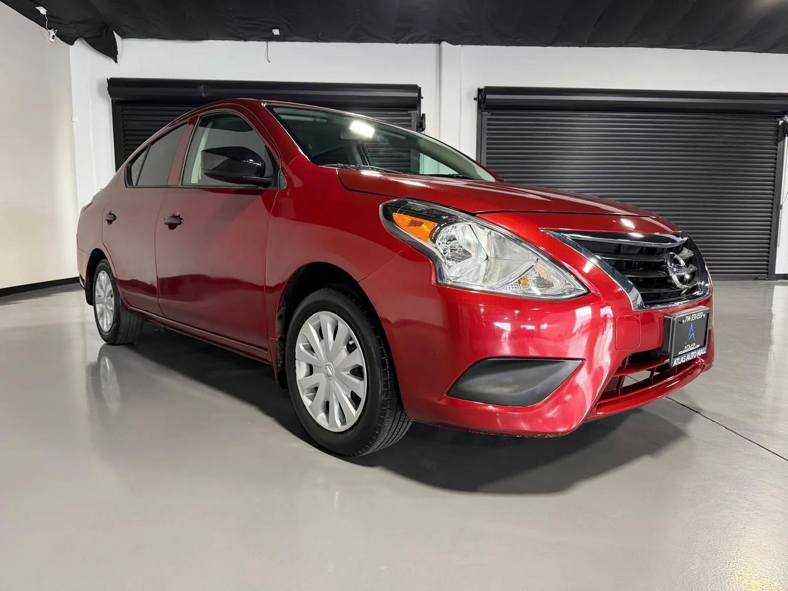 Used 2019 Nissan Versa S Plus FWD image 3