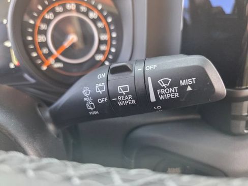 Certified 2025 Jeep Wrangler Unlimited Sahara w/ Dual Top Group AWD/4WD image 28