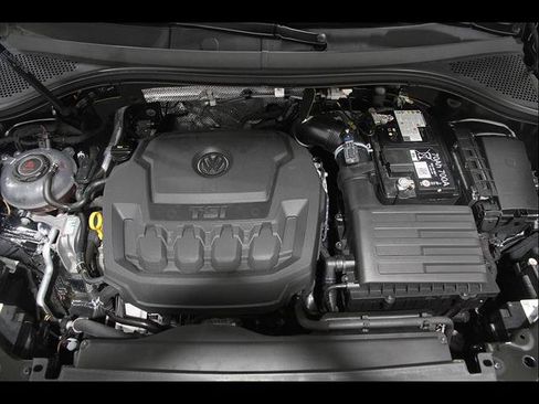 Certified 2024 Volkswagen Tiguan SE R-Line AWD/4WD image 22