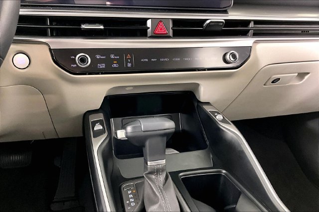 Certified 2026 Kia Sorento S FWD image 8