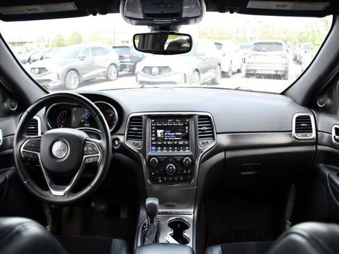 Used 2018 Jeep Grand Cherokee Altitude AWD/4WD image 17