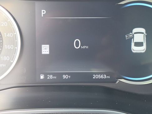 Used 2025 Genesis G70 2.5T RWD image 33