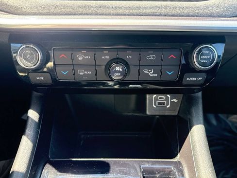 Used 2022 Jeep Compass Latitude w/ Convenience Group AWD/4WD image 30