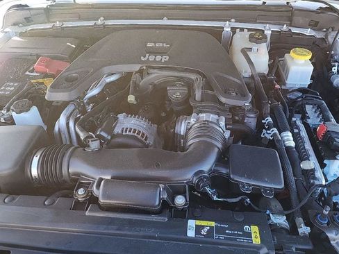 Used 2021 Jeep Gladiator Rubicon image 11