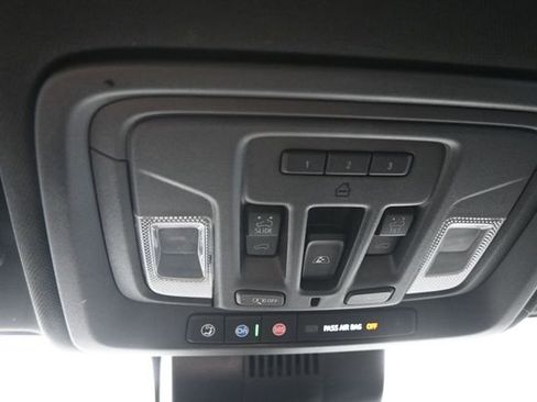 Used 2024 GMC Sierra 2500 AT4 w/ AT4 Premium Plus Package AWD/4WD image 17