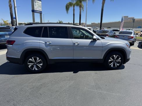 Used 2026 Volkswagen Atlas SE FWD image 10