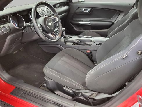 Used 2018 Ford Mustang Coupe RWD image 10