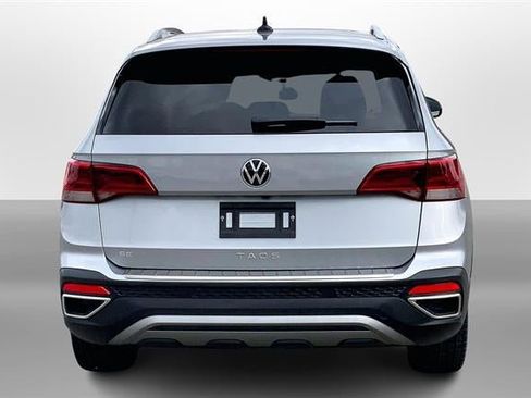 Used 2023 Volkswagen Taos SE w/ Panoramic Sunroof Package image 3