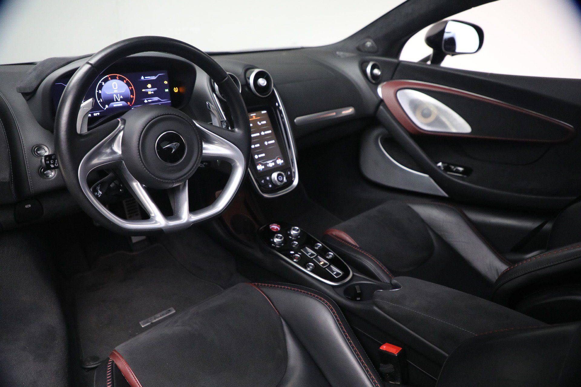Used 2023 McLaren GT RWD image 23