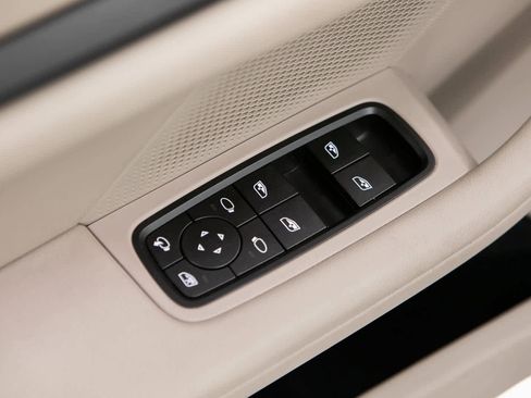 Certified 2024 Porsche Taycan image 18