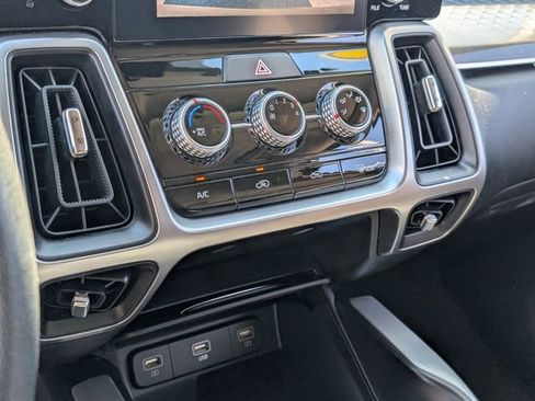 Used 2023 Kia Sorento LX image 27