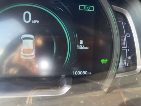 Used 2022 Hyundai Ioniq SE image 15