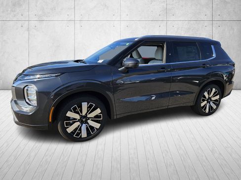 New 2026 Mitsubishi Outlander SEL image 3