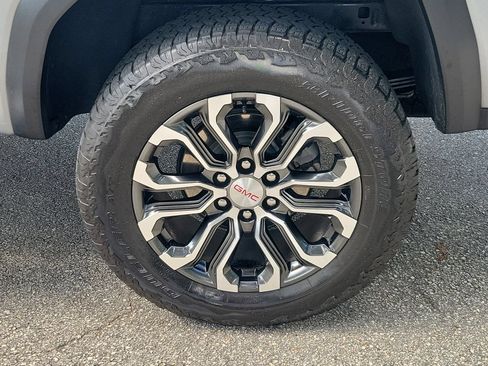 Used 2025 GMC Canyon Denali AWD/4WD image 5