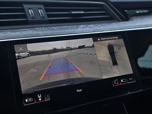 Certified 2022 Audi e-tron Premium Plus w/ Premium Plus Package image 24