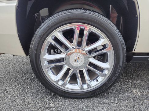 Used 2009 Cadillac Escalade Platinum image 12