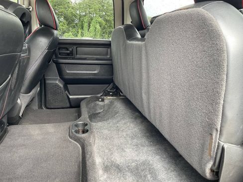 Used 2015 RAM 1500 Express RWD image 6