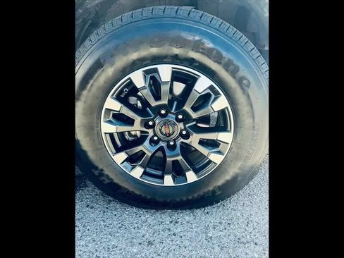 Used 2021 Nissan Titan PRO-4X w/ Pro-4x Convenience Package AWD/4WD image 11