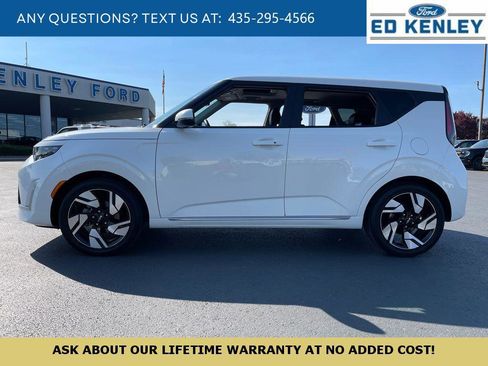 Used 2023 Kia Soul GT-Line FWD image 2