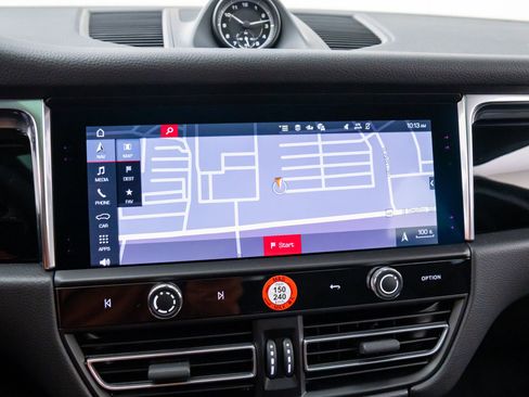 New 2026 Porsche Macan image 24